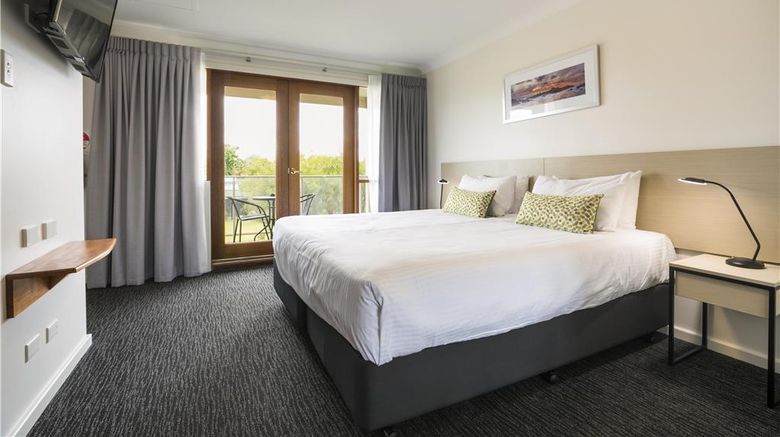 <b>The Ship Inn Room</b>. Images powered by <a href="https://iceportal.shijigroup.com/" title="IcePortal" target="_blank">IcePortal</a>.