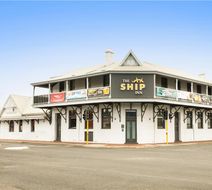 The Ship Inn Exterior