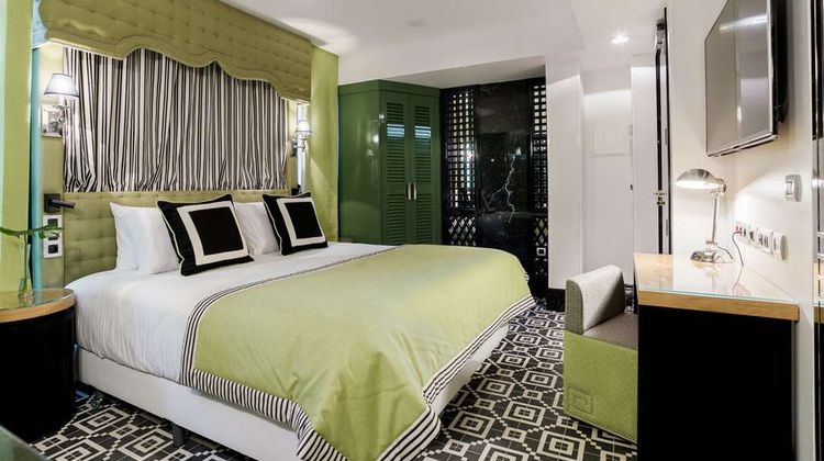 Room Mate Anna Hotel Room