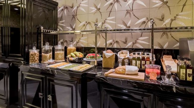 <b>Room Mate Anna Hotel Restaurant</b>. Images powered by <a href="https://iceportal.shijigroup.com/" title="IcePortal" target="_blank">IcePortal</a>.