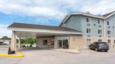 Super 8 Winnipeg West