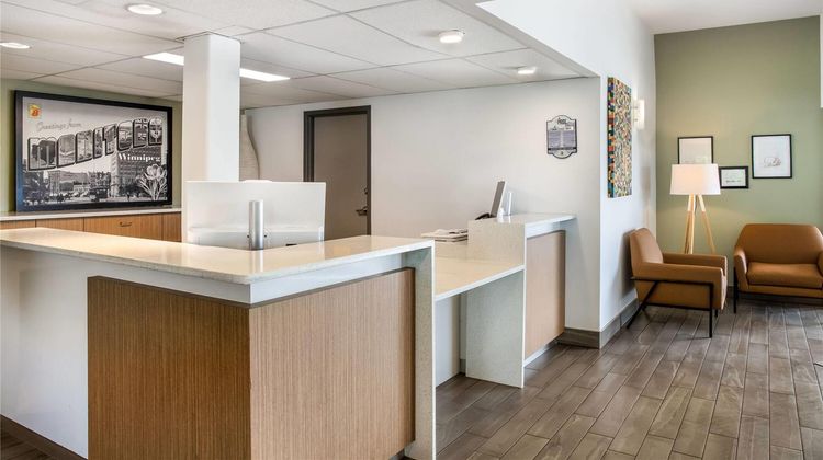 Super 8 Winnipeg West Lobby