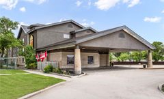 Super 8 Winnipeg West