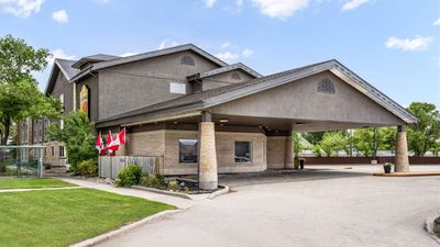 Super 8 Winnipeg West