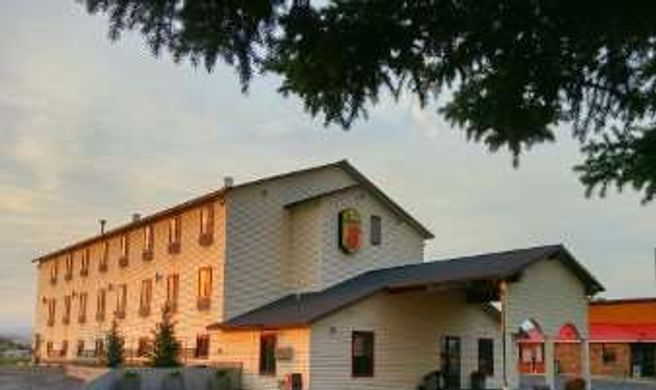 Super 8 Dillon Exterior