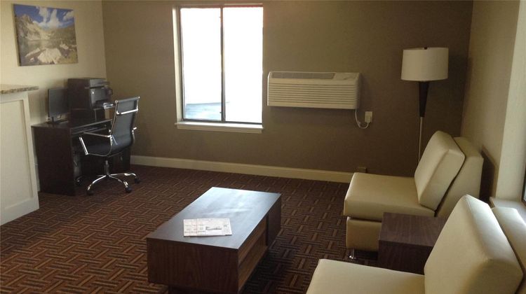 Super 8 Dillon Lobby