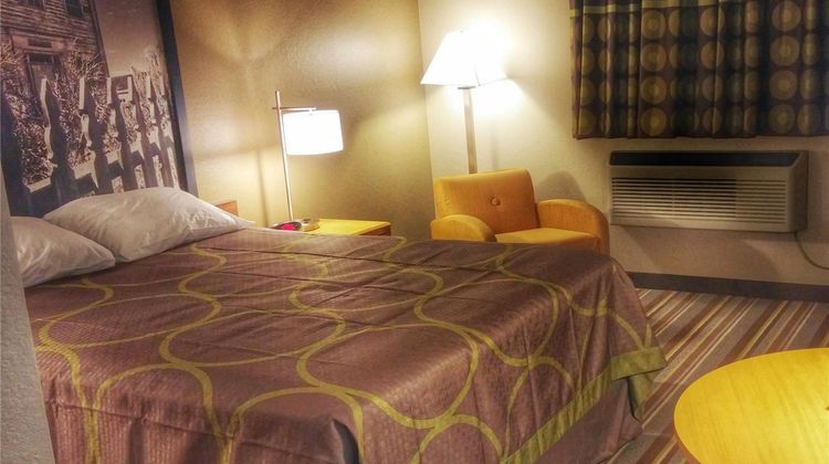 Super 8 Dillon Room