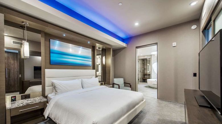<b>Shade Redondo Beach Suite</b>. Images powered by <a href="https://iceportal.shijigroup.com/" title="IcePortal" target="_blank">IcePortal</a>.
