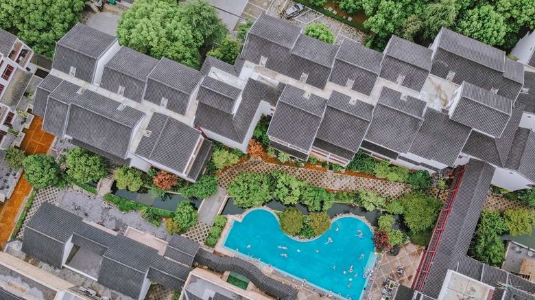 <b>Pan Pacific Suzhou Pool</b>. Images powered by <a href="https://iceportal.shijigroup.com/" title="IcePortal" target="_blank">IcePortal</a>.