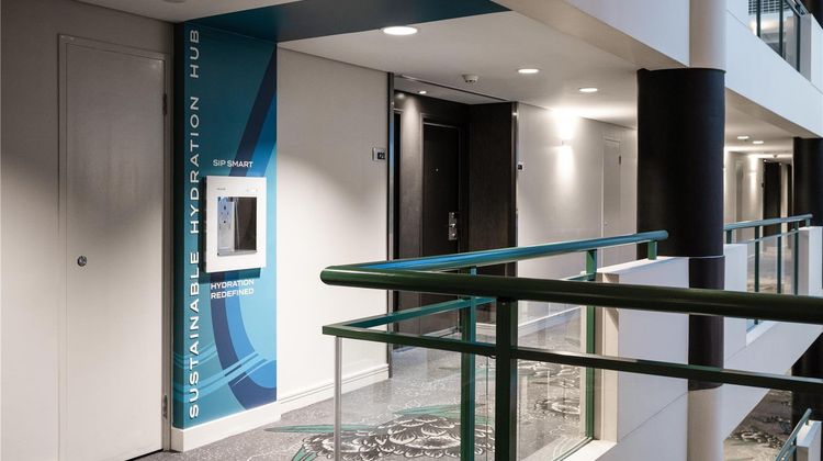 PARKROYAL Darling Harbour Lobby