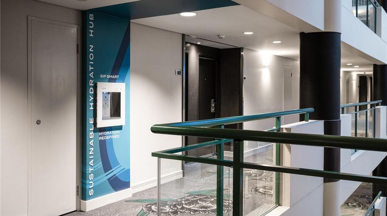 <b>PARKROYAL Darling Harbour Lobby</b>. Images powered by <a href="https://iceportal.shijigroup.com/" title="IcePortal" target="_blank">IcePortal</a>.