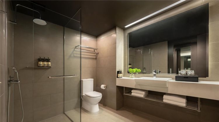 PARKROYAL Darling Harbour Room
