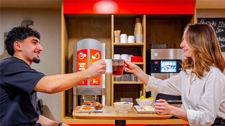 <b>Hotel ibis Bordeaux Centre Gare St Jean Restaurant</b>. Images powered by <a href="https://iceportal.shijigroup.com/" title="IcePortal" target="_blank">IcePortal</a>.