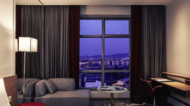 Mercure KL Shaw Parade Room