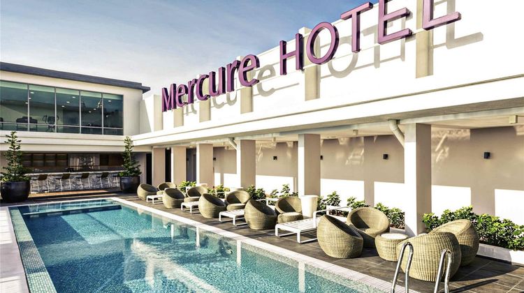 Mercure KL Shaw Parade Pool
