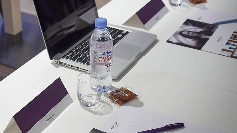 <b>Mercure Brest Les Voyageurs Meeting</b>. Images powered by <a href="https://iceportal.shijigroup.com/" title="IcePortal" target="_blank">IcePortal</a>.