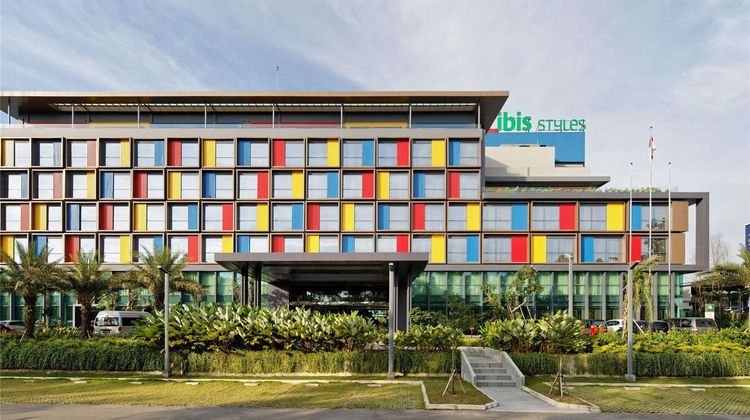 Ibis Styles Batam Nagoya Exterior