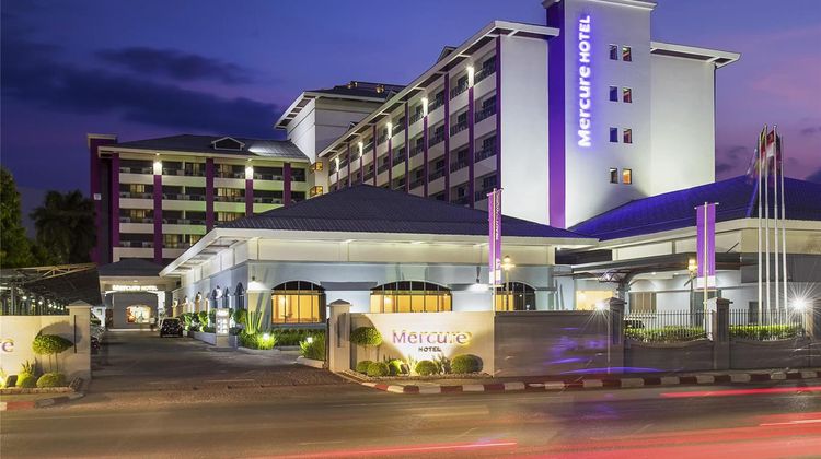 Mercure Yangon Kaba Aye Exterior