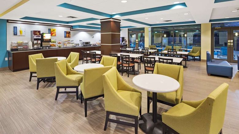 <b>Best Western Plus Birmingham Inn &Suites Restaurant</b>. Images powered by <a href="https://iceportal.shijigroup.com/" title="IcePortal" target="_blank">IcePortal</a>.