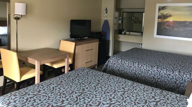 <b>Days Inn Lexington/Columbia Room</b>. Images powered by <a href="https://iceportal.shijigroup.com/" title="IcePortal" target="_blank">IcePortal</a>.