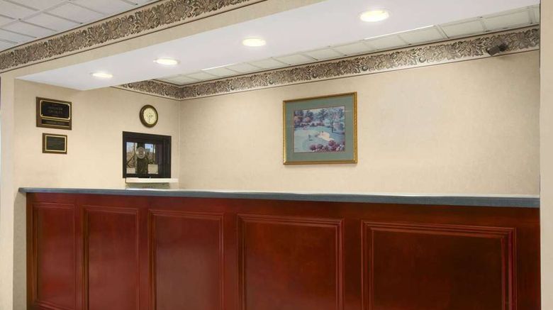 <b>Days Inn Lexington/Columbia Lobby</b>. Images powered by <a href="https://iceportal.shijigroup.com/" title="IcePortal" target="_blank">IcePortal</a>.