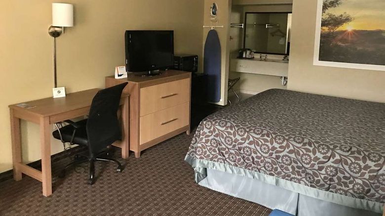 <b>Days Inn Lexington/Columbia Room</b>. Images powered by <a href="https://iceportal.shijigroup.com/" title="IcePortal" target="_blank">IcePortal</a>.