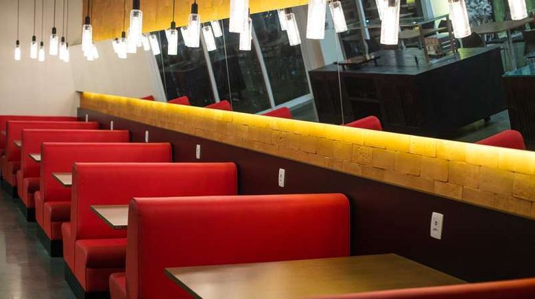 <b>Ramada Hotel Aeroporto Viracopos Restaurant</b>. Images powered by <a href="https://iceportal.shijigroup.com/" title="IcePortal" target="_blank">IcePortal</a>.