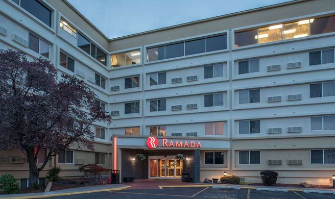 Ramada Downtown Spokane Exterior