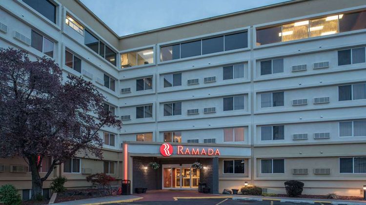 Ramada Downtown Spokane Exterior