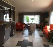 Super 8 Monroe Lobby