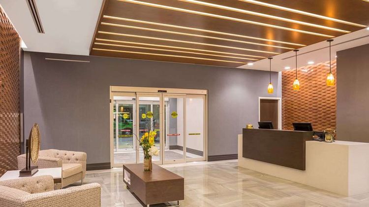 Wingate by Wyndham Miami Airport Lobby