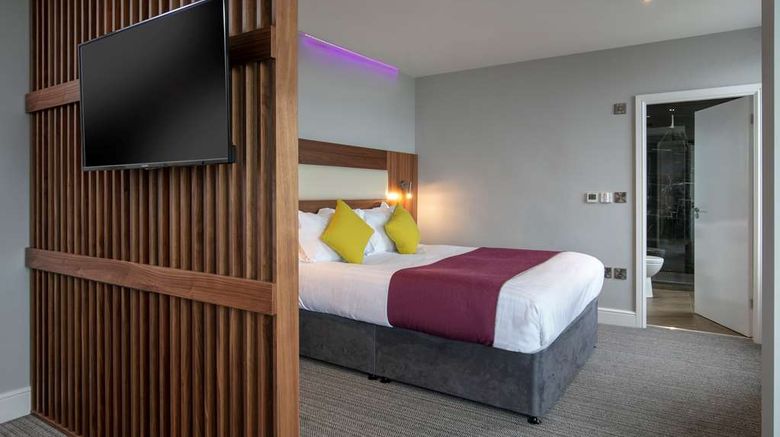 <b>Best Western Lothersdale Hotel Suite</b>. Images powered by <a href="https://iceportal.shijigroup.com/" title="IcePortal" target="_blank">IcePortal</a>.