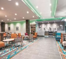 La Quinta Inn & Sts Grand Prairie North Lobby