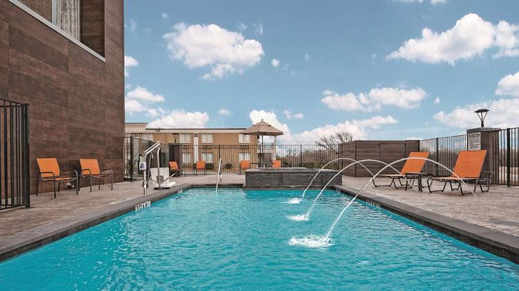 La Quinta Inn & Sts Grand Prairie North Pool