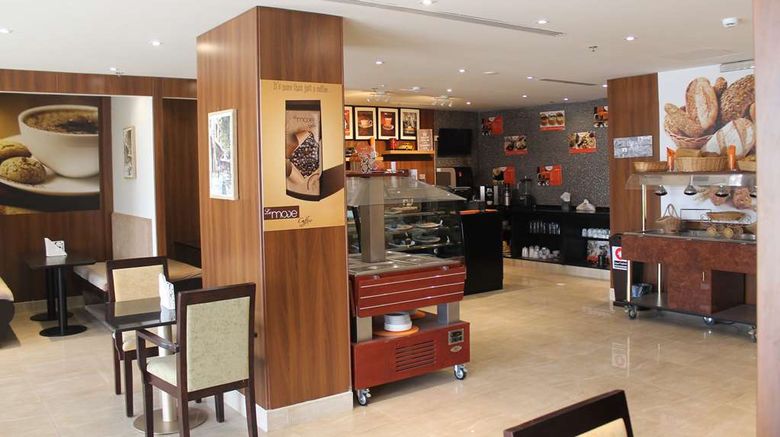 <b>Golden Tulip Al Khobar Suites Restaurant</b>. Images powered by <a href="https://iceportal.shijigroup.com/" title="IcePortal" target="_blank">IcePortal</a>.