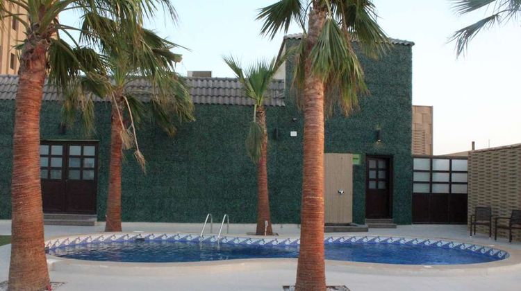 Golden Tulip Al Khobar Suites Pool