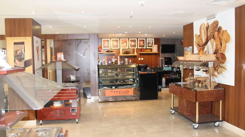 <b>Golden Tulip Al Khobar Suites Restaurant</b>. Images powered by <a href="https://iceportal.shijigroup.com/" title="IcePortal" target="_blank">IcePortal</a>.