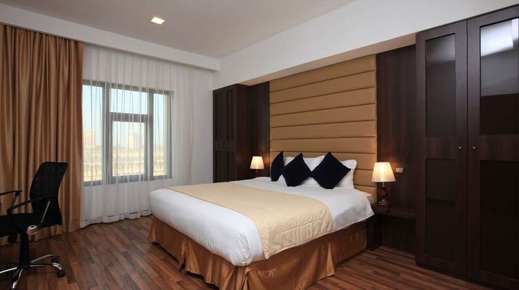 Golden Tulip Al Khobar Suites Room