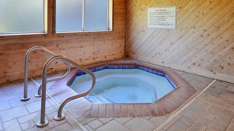 Americas Best Value Inn Pool