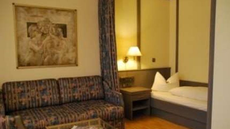 <b>Posthaus Hotel Residenz Room</b>. Images powered by <a href="https://iceportal.shijigroup.com/" title="IcePortal" target="_blank">IcePortal</a>.