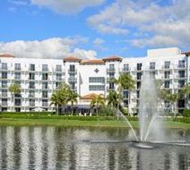 Inn at Pelican Bay Exterior