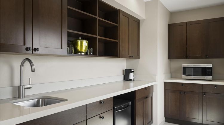 Hyatt Place West Des Moines/Jordan Creek Suite