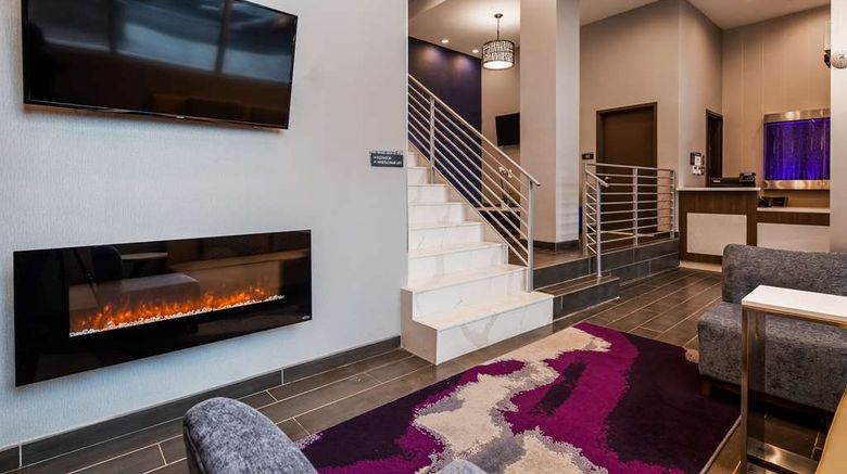 <b>Best Western Plus Stadium Inn Lobby</b>. Images powered by <a href="https://iceportal.shijigroup.com/" title="IcePortal" target="_blank">IcePortal</a>.