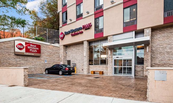 Best Western Plus Stadium Inn Exterior