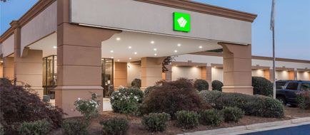 Wyndham Garden Greensboro Exterior