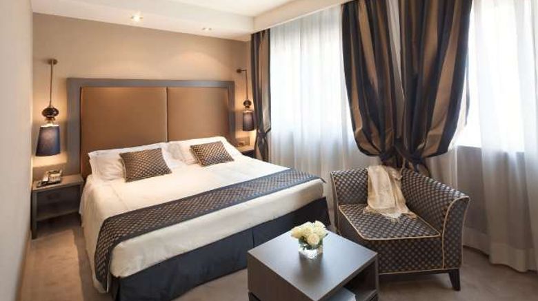 <b>Hotel Mozart Room</b>. Images powered by <a href="https://iceportal.shijigroup.com/" title="IcePortal" target="_blank">IcePortal</a>.