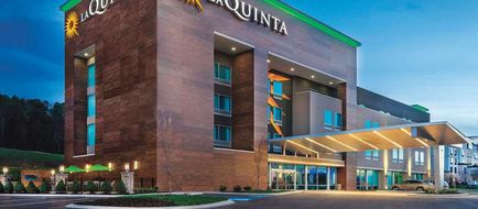 La Quinta Inn & Suites Cleveland Exterior