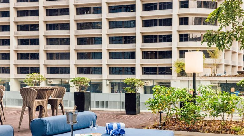 <b>Sofitel Singapore City Centre Pool</b>. Images powered by <a href="https://iceportal.shijigroup.com/" title="IcePortal" target="_blank">IcePortal</a>.