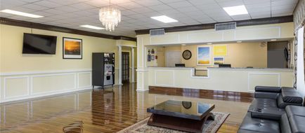 Days Inn Madison Lobby