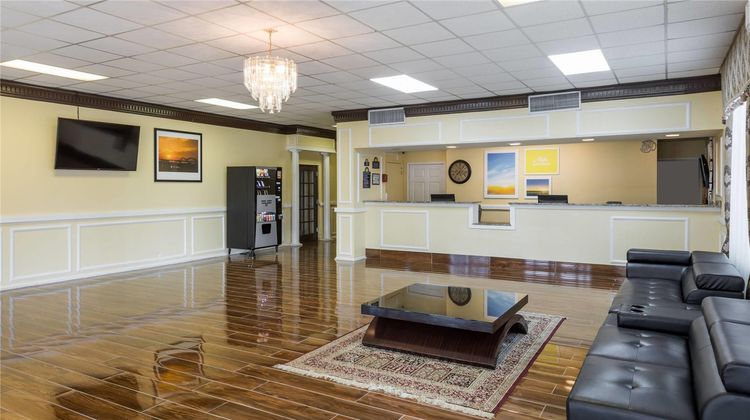 Days Inn Madison Lobby
